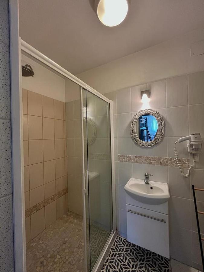 Appartement En Rez De Villa Beausite Манделю-ла-Напул Екстериор снимка